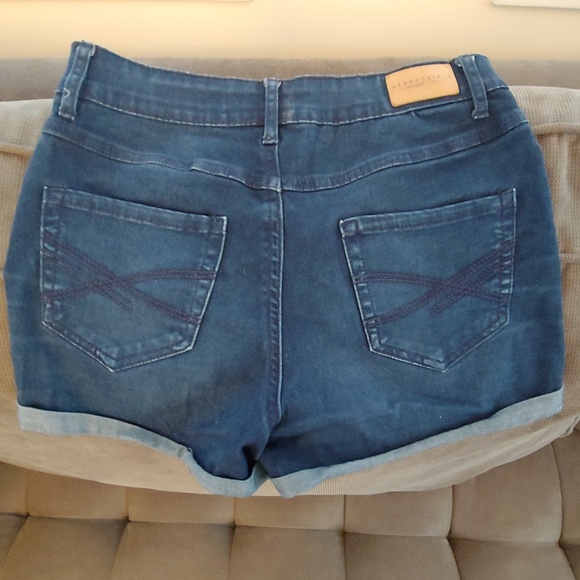 Aeropostale high rise shorties size 2 - Picture 2 of 3
